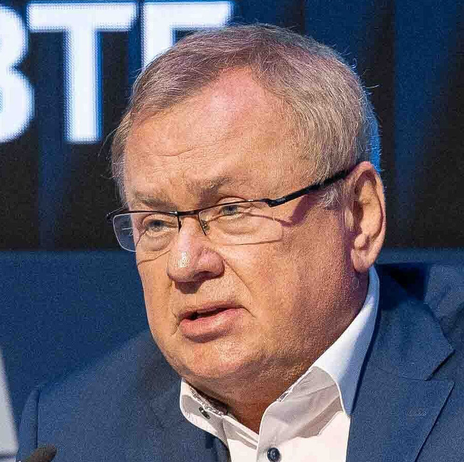 Андрей Костин