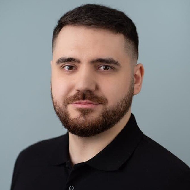 Владимир Новоженов