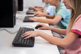 Запущен суперпростой онлайн-редактор кода Python для подготовки армии детей-программистов. На подходе JavaScript, HTML и CSS