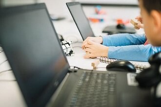 Россиянам ноутбуки не нужны. Продажи упали, рынок захватывают российские и китайские бренды