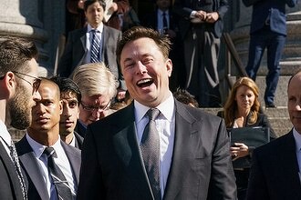 Tesla «убивает» аккумуляторы своих электромобилей на расстоянии. Ремонт обходится в десятки тысяч долларов