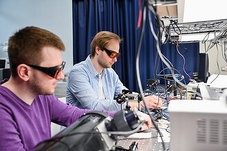 Россияне создали хитрую математическую модель, которая улучшит качество недоступной хакерам спутниковой квантовой связи