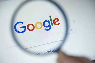 Google запрещает Gmail и YouTube на российских смартфонах