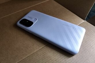 Россиянке навязали нелепый кредит за дешевый смартфон Xiaomi. Он в четыре раза больше цены смартфона