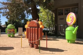 Google удаляет приложения для звонков и SMS из бесплатной версии Android. Это ударит по России