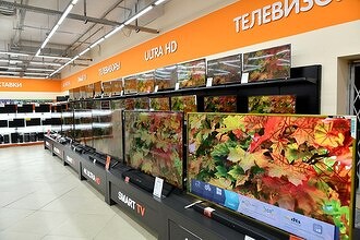 Россияне бросились скупать телевизоры. Продажи растут бешеными темпами, впереди рост цен