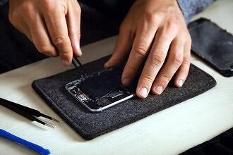 Новый драконовский закон заставит внедрить в iPhone важную «фишку» как у древнейших смартфонов на Android