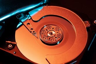 Смерть жестких дисков отменяется. SSD не смогут их вытеснить – потребность в древних накопителях будет расти