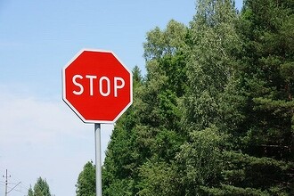 США ввели тотальные санкции против россиян. Им запрещено оказывать ИТ-услуги, перекрываются поставки электроники