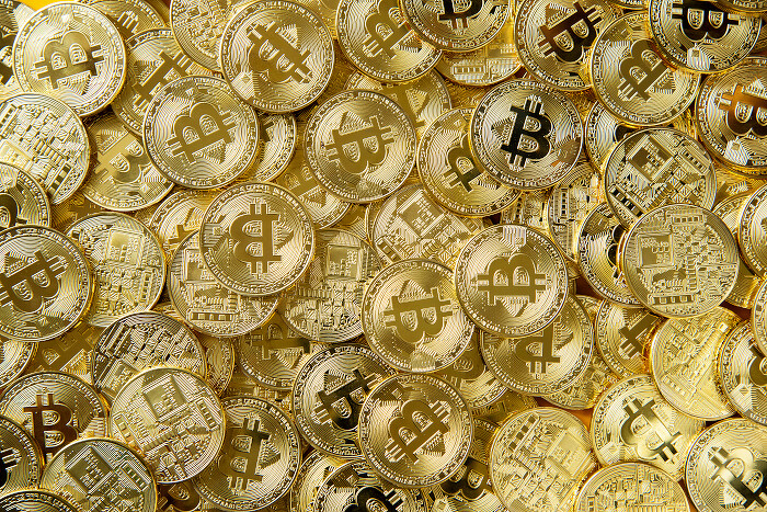 bitcoin-money700.jpg