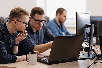 Из криптоотрасли бегут программисты. За 2023 г. разбежалась половина