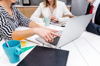 Россияне поголовно скрывают свои профили в соцсетях от коллег и руководителей. Виртуальный шпионаж работодателей принял гигантские масштабы
