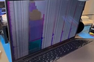 Экраны MacBook Pro массово выходят из строя. Эту проблему нельзя решить программно