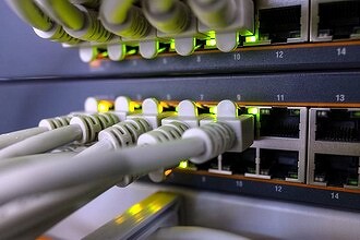 Роскомнадзор запугивает операторов связи гигантскими штрафами за неподключение к «Антифроду». Могут потребоваться крупные вложения