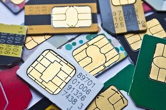 Россиян лишают мобильных номеров. Операторов заставляют блокировать сотни тысяч SIM-карт в неделю. Как этого избежать