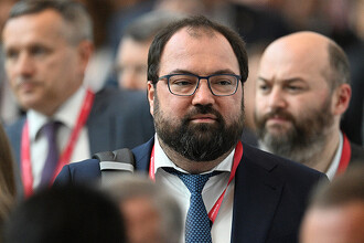 Минцифры зовет специалистов на «интересные проекты» и зарплату до 400 тысяч в месяц
