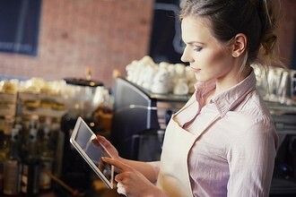 Россияне внезапно бросились скупать планшеты, но только не iPad. В мире все наоборот: продажи падают, iPad на коне. Опрос