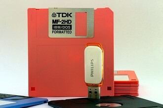 Samsung и SanDisk завалили рынок флешками отвратительного качества, собранными из мусора. Пользоваться ими опасно