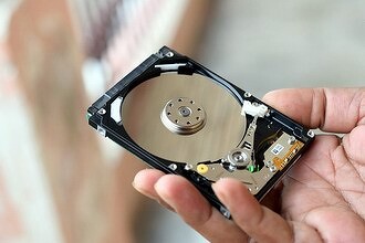 Хранить данные на жестких дисках стало опасно. Качество просело, надежность рухнула. Знаменитые бренды не значат ничего