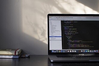 Создан язык программирования для ИИ, который «в 68 000 раз быстрее Python»