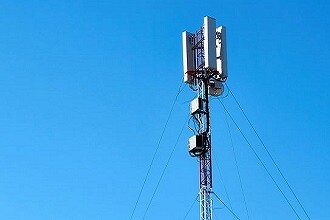 В России создано крошечное устройство, превращающее обычные сети 5G в ультраскоростные. Для 6G тоже подходит