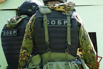 Идет обыск в здании крупной ИТ-компании, связанной с оборонкой. Видео