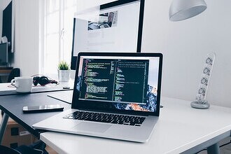 Google запустила бесплатный ИИ-инструмент для написания кода