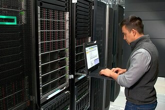 Ушла, но на словах. HPE продолжает зарабатывать в России сотни миллионов рублей после своего «побега» из страны