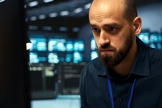Unix-сисадминов в России стали ценить гораздо больше, чем пару лет назад. Зарплаты существенно выросли, требования почти не изменились
