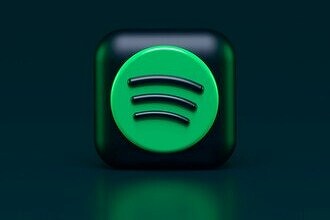 В Spotify массово взломали профили российских артистов и удалили песни Шамана