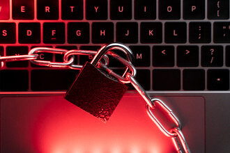 Известная группировка хакеров-вымогателей атакует системы VMware, благодаря сотрудничеству с другой кибербандой