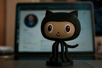 Данные, удаленные из репозиториев GitHub, остаются доступными навсегда. Даже если они приватные