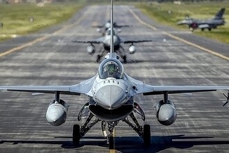 США перепрошили систему радиоэлектронной борьбы на F-16, переданных Украине