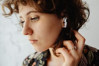 Apple глумится над пользователями: Теперь даже кабель зарядки нужно покупать отдельно. Это прецедент для всего мира