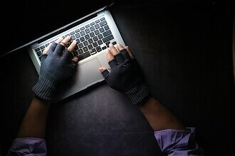 США ввели санкции против производителей шпионского софта Predator, но они не работают
