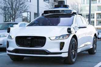 Заглохший беспилотный автомобиль остановил кортеж Камалы Харрис