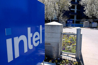 На руководителей Intel подали в суд: Они незаконно обогащаются, пока компания терпит крах