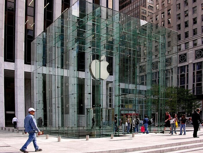 apple_store_fifth_avenue.jpg