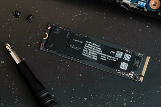 Санкции не работают. В Китае создан навороченный SSD на местных чипах, по скорости и емкости не уступающий мировым аналогам