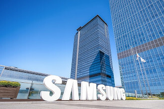 Samsung Electronics вдвое сокращает инвестиции в производство чипов